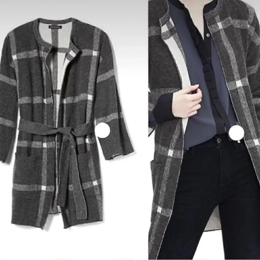 BananaβRepublicβgreyβwoolΒ blendβwindowpaneβwrapβjacket.ββXXS